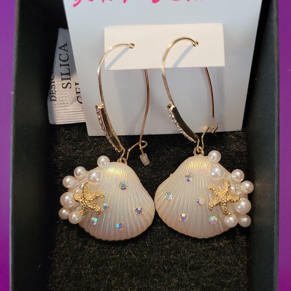 Betsey Johnson shell/ starfish earrings NWT - Picture 14 of 17